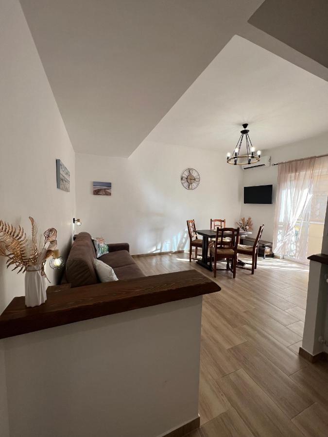 Waikiki House Appartement Passoscuro Buitenkant foto